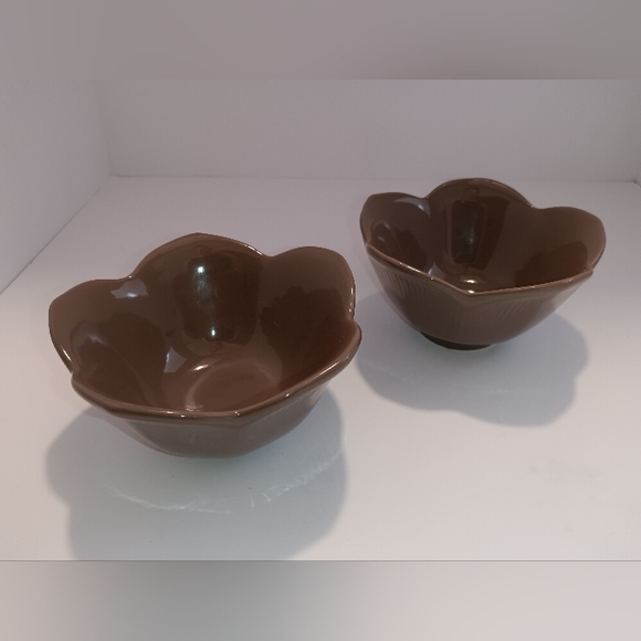 🆕Pier 1 | Set of 2 Taupe Lotus Flower Serving Dish Bowls - Picture 3 of 16